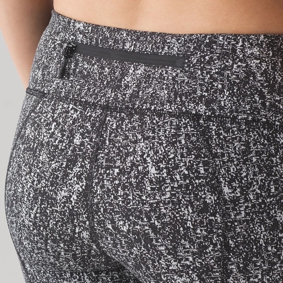 Lululemon Pace Rival 19" Crop Legging in Power Luxtreme Suited Jacquard - Size 4 - Picture 4 of 11